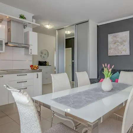 Апартаменты Seaview In Centre